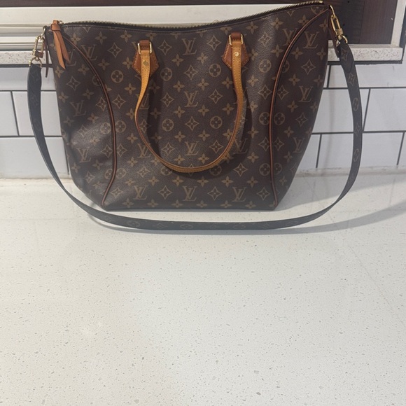 Louis Vuitton Classic Brown Monogram Shoulder Bag - Picture 2 of 6